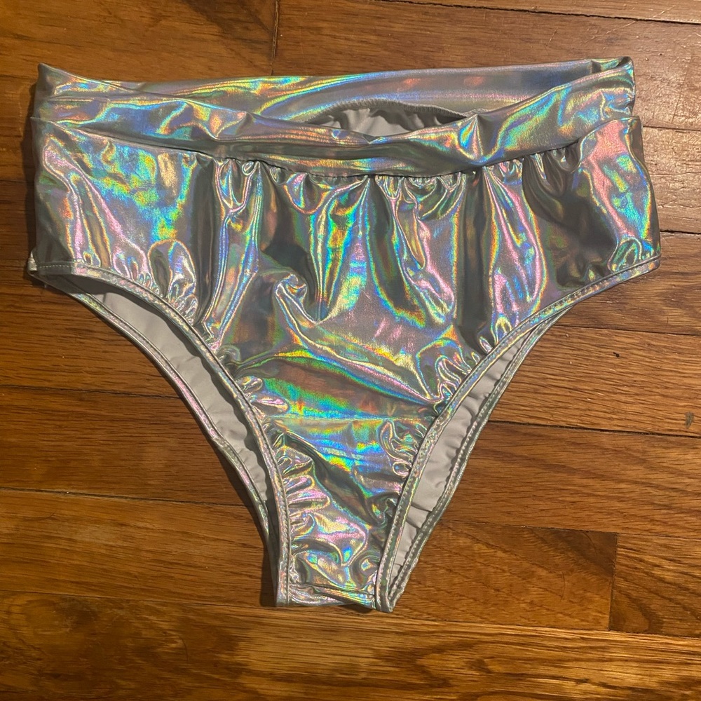 Holographic rave wonderland bottoms. Size M.